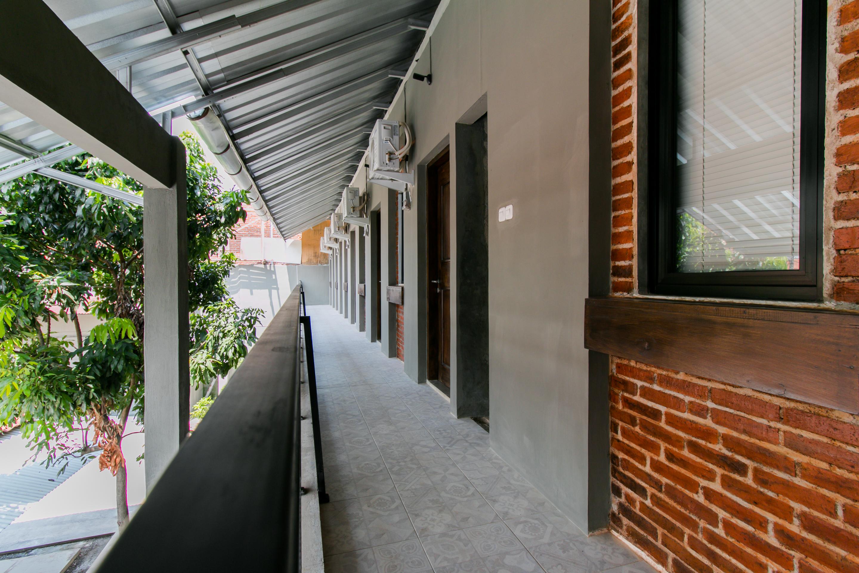 OYO 1898 Louise Place Cianjur Extérieur photo